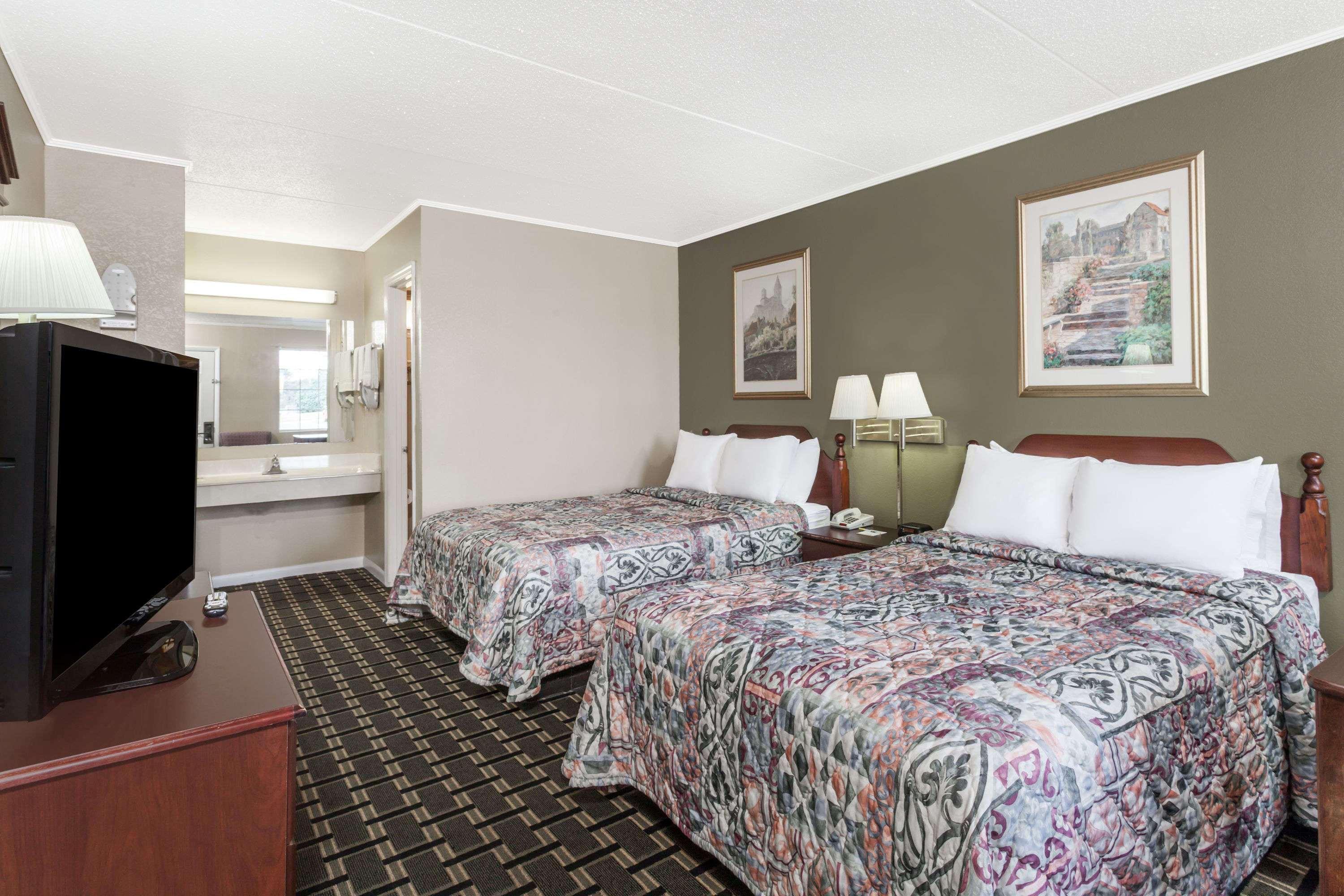 Days Inn By Wyndham Lenoir City Eksteriør bilde