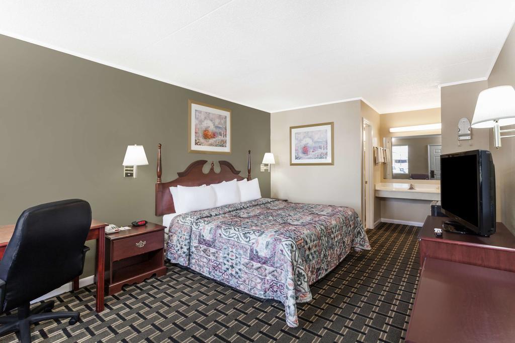 Days Inn By Wyndham Lenoir City Eksteriør bilde