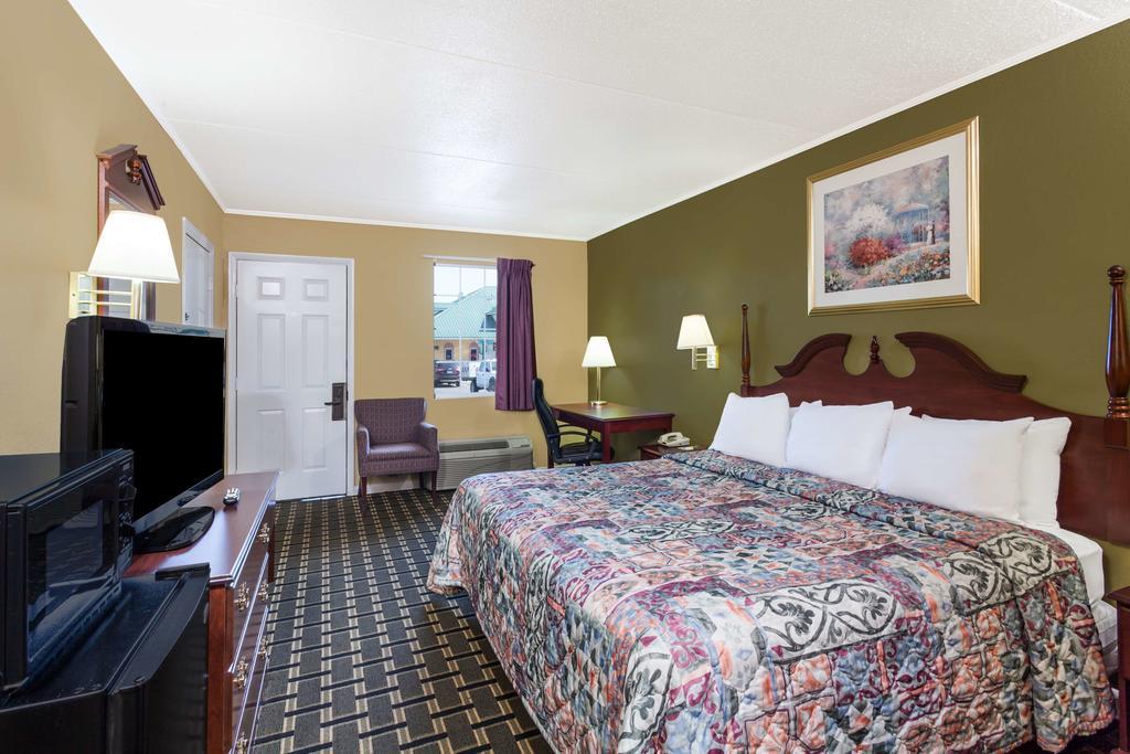 Days Inn By Wyndham Lenoir City Eksteriør bilde